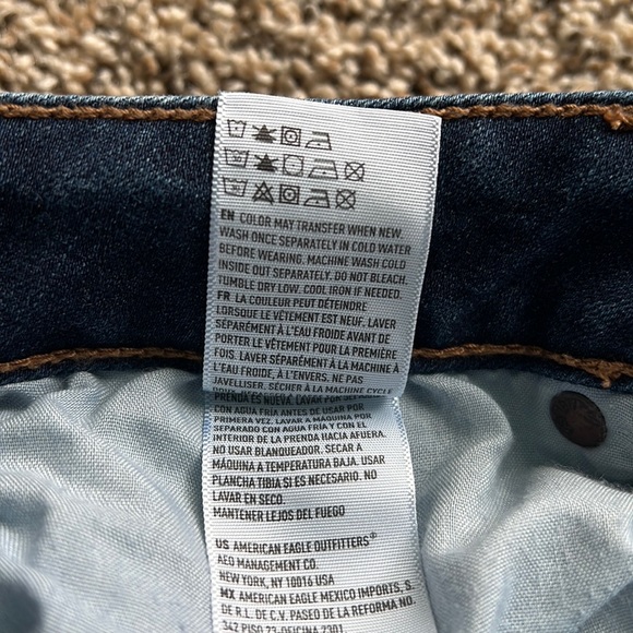 Women’s American Eagle Midi Denim Shorts, Size 2 - Picture 6 of 7
